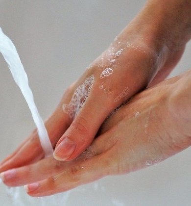 Jak przygotować płyn do dezynfekcji rąk? Radzi WHO